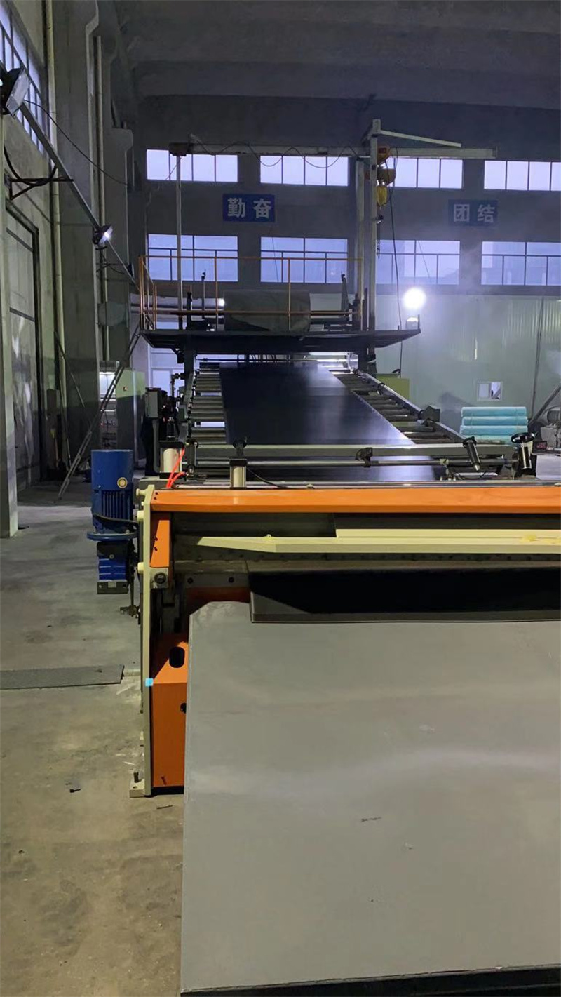 塑料片材擠出機(jī)_廠(chǎng)家直銷(xiāo)_玖德隆機(jī)械有限公司