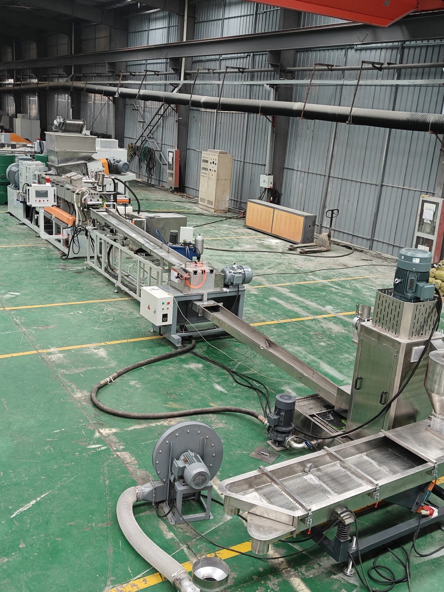 PE片材擠出機(jī)_玖德隆機(jī)械有限公司_實(shí)力廠家